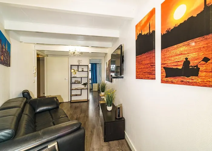 Heart Station Apartment *